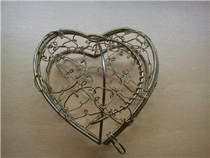 heart shape wired container