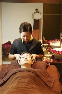  Enjoy FREE Eye Treatment or Sensual Body Polish 