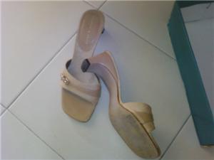 Charl & keith shoes size 4