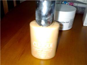 clinique superfit in cream liquid foundation