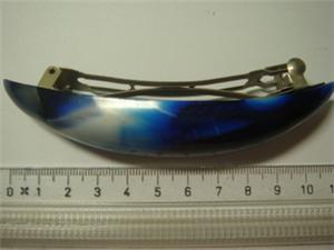 Large spring-open hair clip