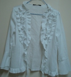 Ruffled 3/4 sleeves
