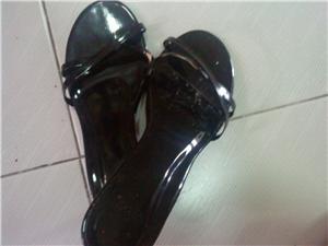 M)phosis patent black kitten heels