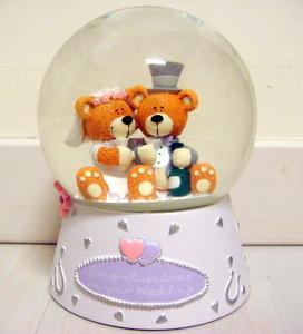 Snow Globe of couple Bear