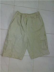 Beige bermudas