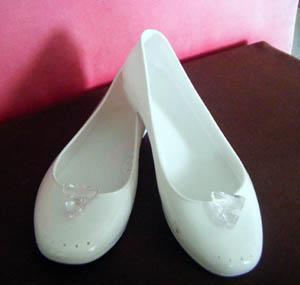 white rubber pumps with Gem (size 6)