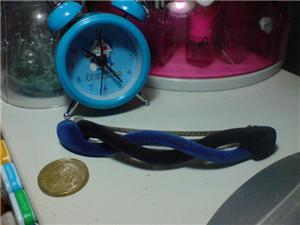 black and blue hair clip *FREE POST*