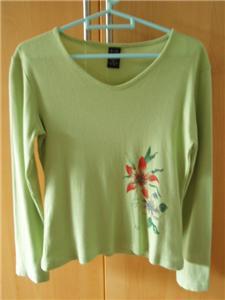 Pale green long-sleeved GAP women's top