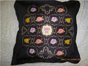 ANNA SUI CUSHION