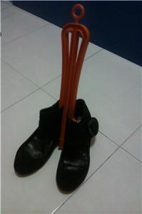 boots hanger -orange