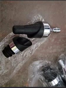 2pcs wine stoppers 